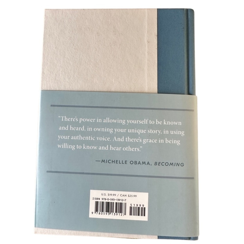 BECOMING: A GUIDED JOURNAL FOR DISCOVERING YOUR VOICE BY MICHELLE OBAMA ๐๐โจ - Picture 3 of 4
